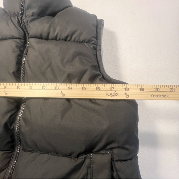 Old Navy Puffer Vest Black Size Large Sleeveless Fleece Inside Pockets Zippered - Picture 9 of 12